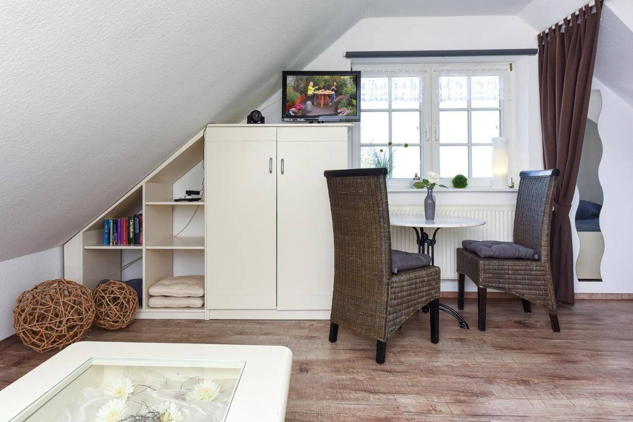 Ferienwohnungen Im Haus Friesische Weite Schillig Exterior photo